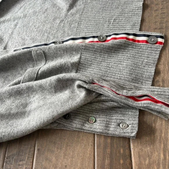 Thom Browne 100% cashmere Gray V-Neck Cardigan - Picture 6 of 6